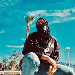 Meet your Posher, Habiba